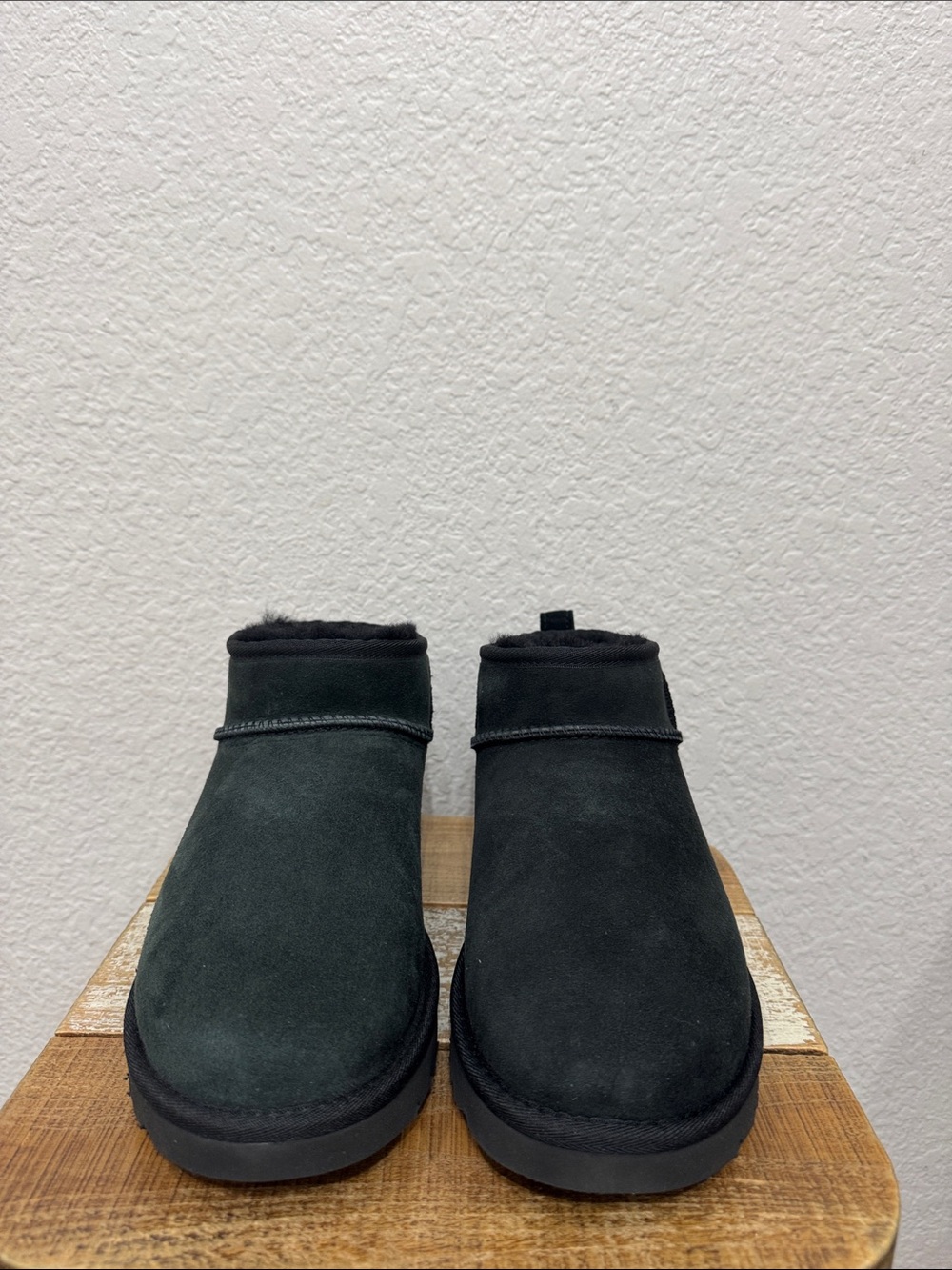 Ugg Ultra Classic Mini Black Boots Size 11 NEW - Picture 3 of 9